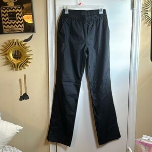 Black underarmour windbreaker pants
